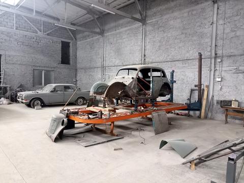 комерційна за адресою Косвена вул., 10