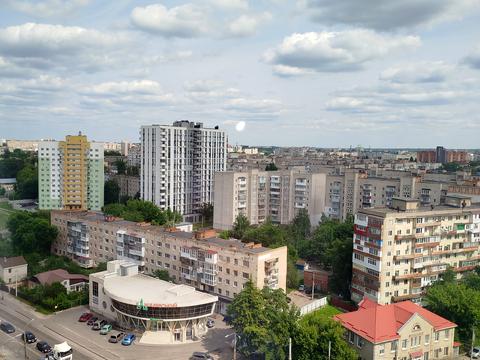 комерційна за адресою Чорновола вул., 29