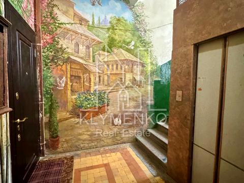 комерційна за адресою Саксаганського вул., 63/28