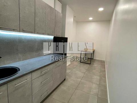 комерційна за адресою Кловський узвіз, 7a