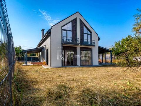 будинок за адресою Травнева