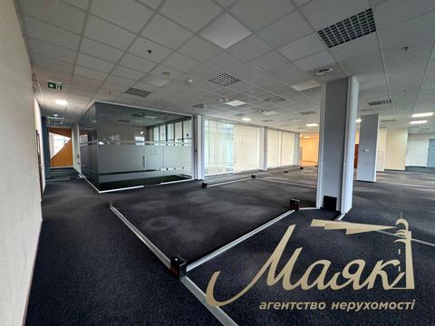 комерційна за адресою Фізкультури вул., 30в