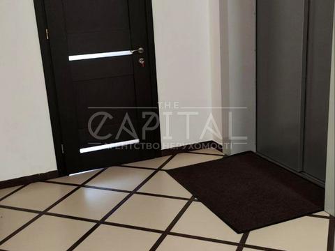 комерційна за адресою Євгена Коновальця вул. (Щорса), 44б