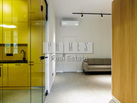 комерційна за адресою Богдана Хмельницького вул., 9