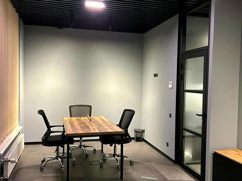 комерційна за адресою Жилянська вул., 68