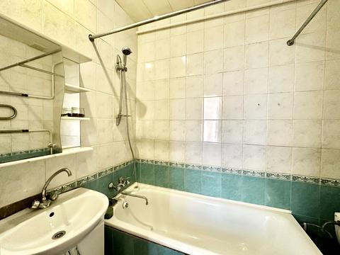 будинок за адресою Олександра Кузнецова вул. (Дніпродзержинська), 7