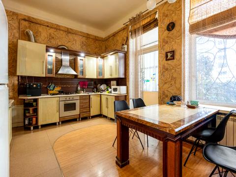 квартира за адресою Кука, 20
