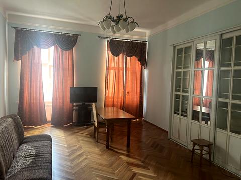квартира за адресою Театральна вул., 5