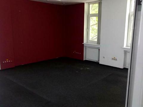 комерційна за адресою Володимирська вул., 77а