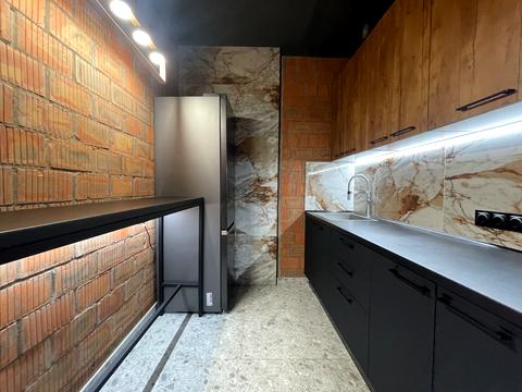 комерційна за адресою Джона Маккейна вул. (Івана Кудрі), 1