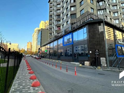 комерційна за адресою Андрія Верхогляда вул. (Михайла Драгомирова), 14-А