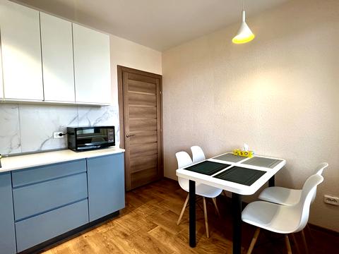 квартира за адресою Ревуцького вул., 54