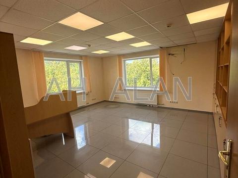 комерційна за адресою Казимира Малевича вул. (Боженка), 68Е