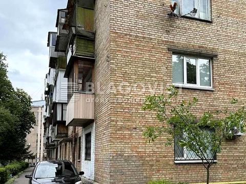 комерційна за адресою Дегтярівська вул., 28