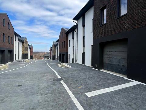 дом по адресу с. Подгородное, Василия Стуса ул.