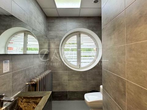 комерційна за адресою Лесі Українки бульв., 23б