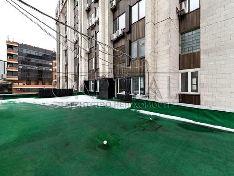 комерційна за адресою Дмитрівська вул., 18/24