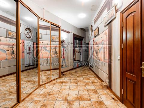 комерційна за адресою Лютеранська вул., 28/19