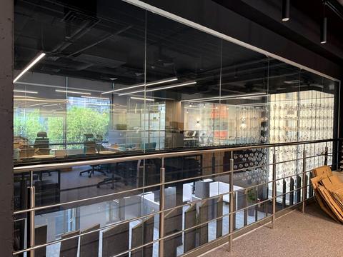 комерційна за адресою Сім'ї Прахових вул. (Гайдара), 48