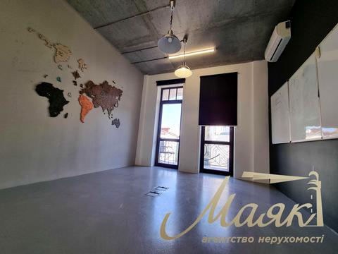 комерційна за адресою Воздвиженська вул., 51А
