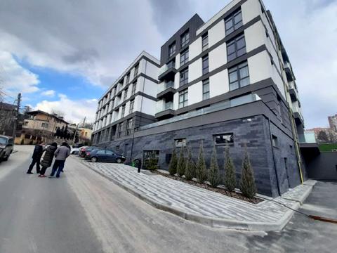 комерційна за адресою Університетська вул., 17-А