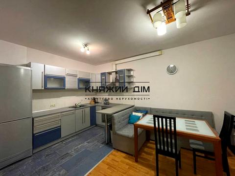 квартира за адресою Анни Ахматової вул., 47