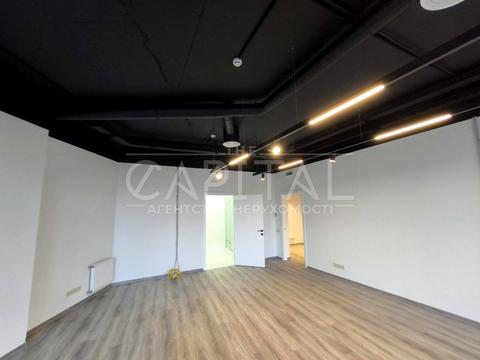 комерційна за адресою Євгена Коновальця вул. (Щорса), 36