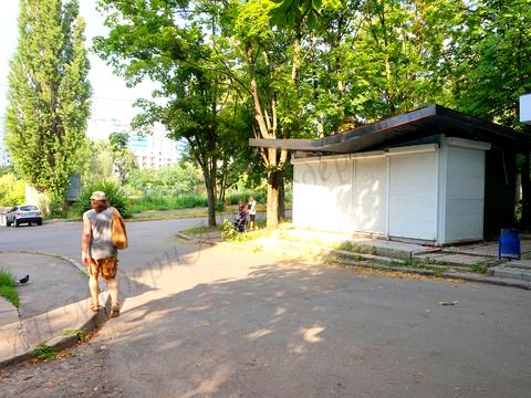 комерційна за адресою Бучми вул. (Командарма Уборевича), 20