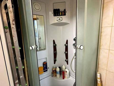 комерційна за адресою Універсальна вул., 6