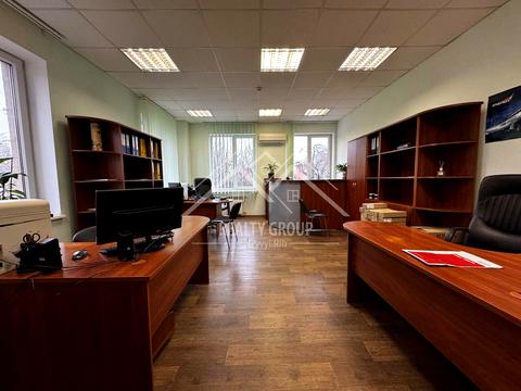 комерційна за адресою Травнева вул., 35