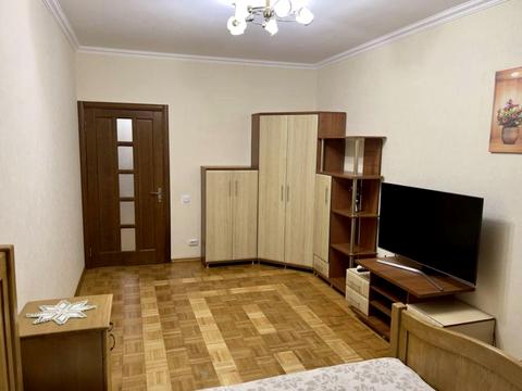 квартира за адресою Анни Ахматової вул., 32/18