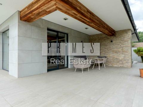 будинок за адресою Молодіжна вул.