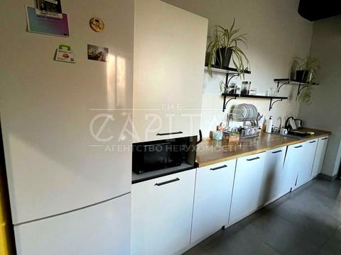 комерційна за адресою Марка Безручка вул., 24