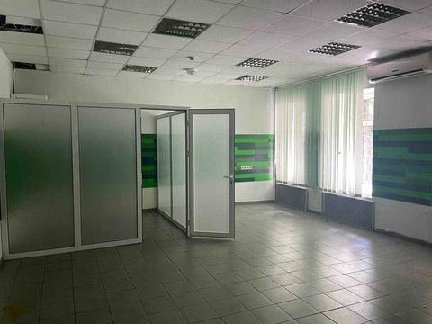 комерційна за адресою Богдана Хмельницького вул., 84