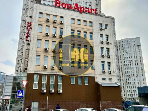 комерційна за адресою Миколи Міхновського бульв. (Дружби Народів), 14-16