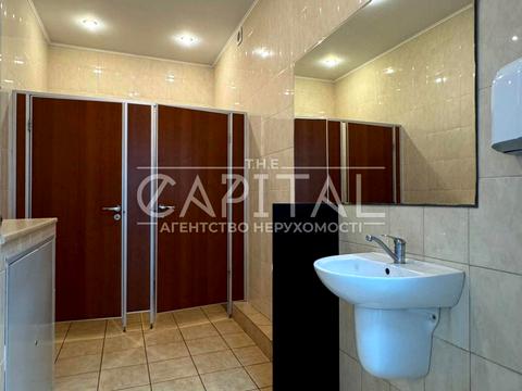 комерційна за адресою Казарменна вул. (Григорія Андрющенка), 4