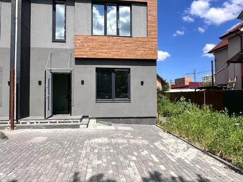 будинок за адресою Олекси Тихого пров., 2 к1