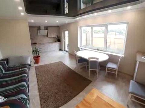 будинок за адресою Героїв Дніпра вул.