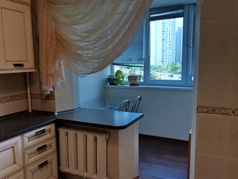 квартира за адресою Анни Ахматової вул., 15