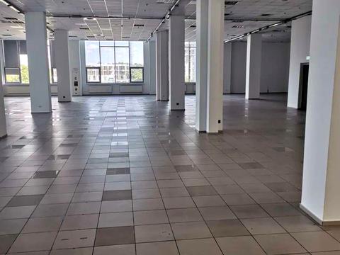 комерційна за адресою Степана Бандери просп. (Московський), 16Б