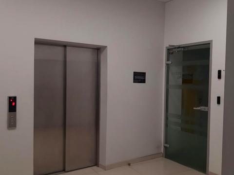 комерційна за адресою Євгена Коновальця вул. (Щорса), 36Д