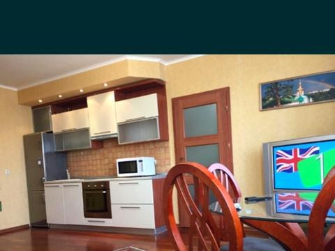 квартира за адресою Анни Ахматової вул., 13