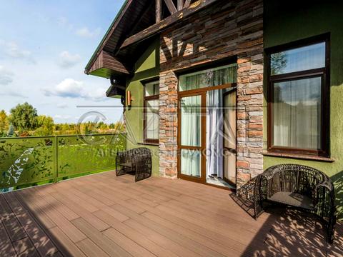 будинок за адресою світанкова, 10