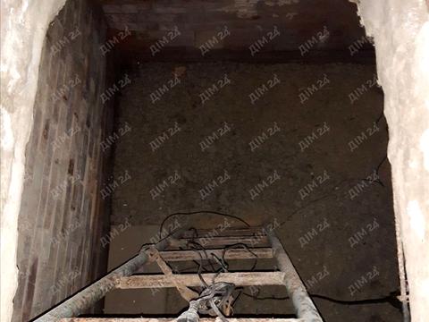 паркомісце за адресою Чураївни вул., 1