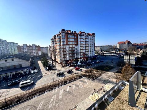 квартира по адресу Степана Бандеры ул., 1