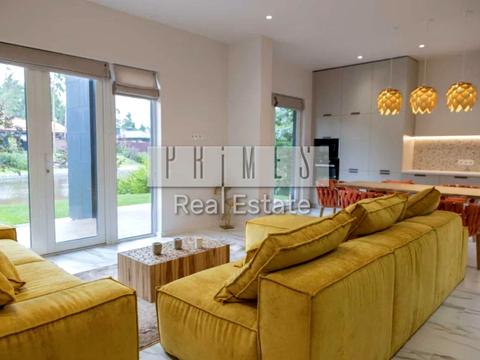 будинок за адресою Набережна вул.