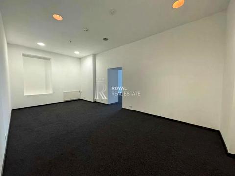 коммерческая по адресу Музейний пер., 4