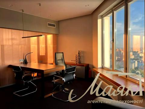 комерційна за адресою Кловський узвіз, 7а