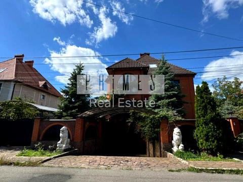 будинок за адресою вишнева