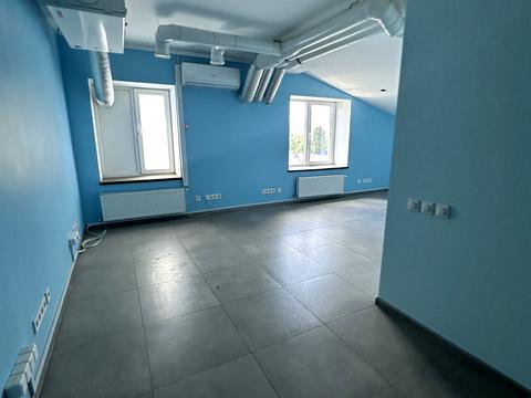 коммерческая по адресу Київська, 34а